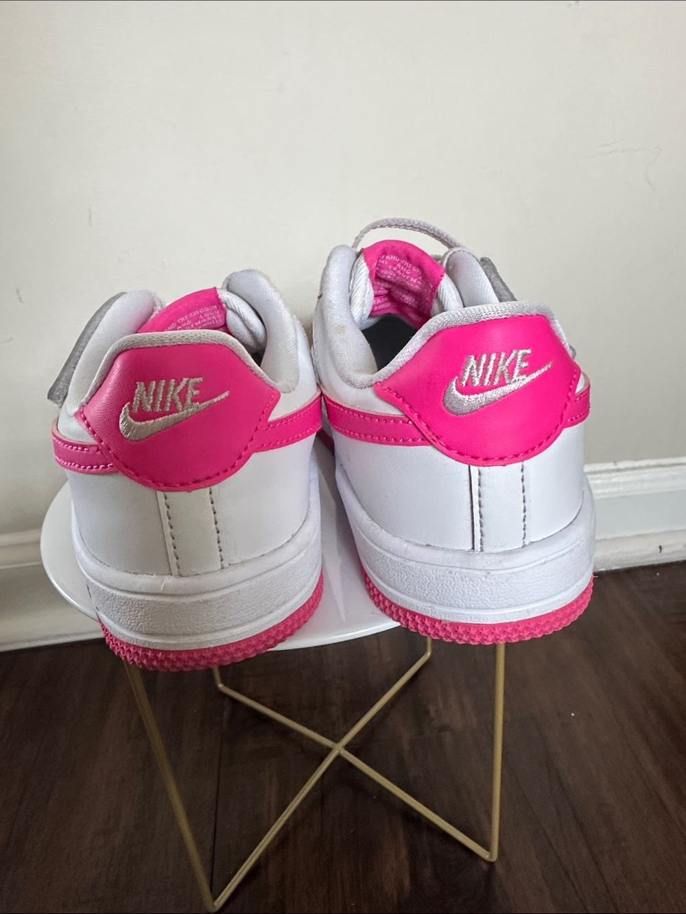 Nike White & Pink Low-Top Sneakers - Picture 5 of 5